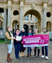 2023: Deutsches Rotes Kreuz Hospizspendenlauf UEbergabe an Sozialministerium