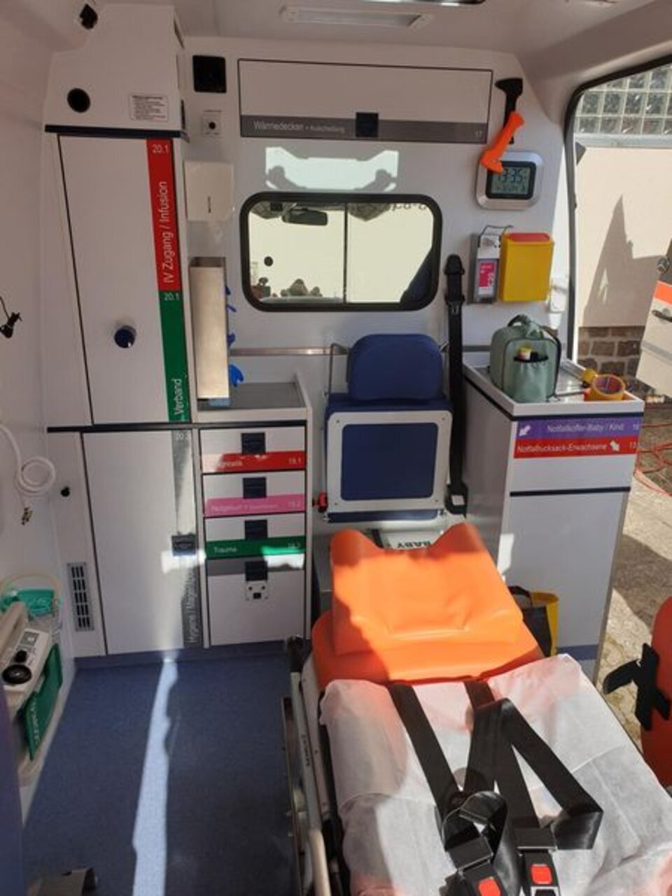 2023: 03 21 Beklebung kfz2